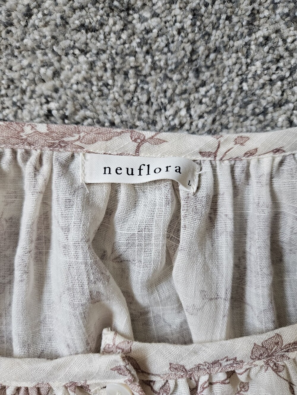 Neuflora Boho Floral Button-Front Women’s Top — Cream with Dusty Rose Print - Picture 4 of 5